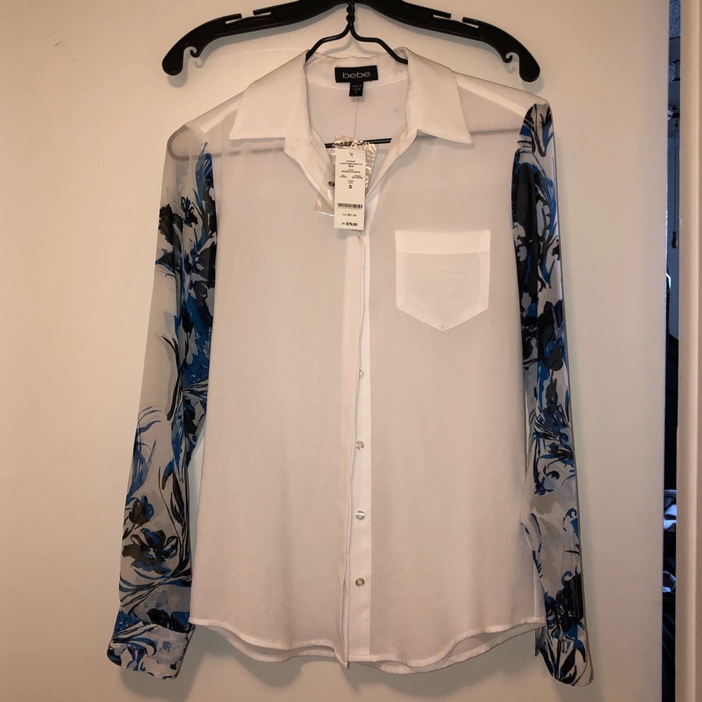 BNWT Bebe floral button down